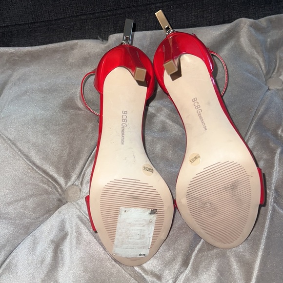 BCBG Red pumps - Picture 3 of 5